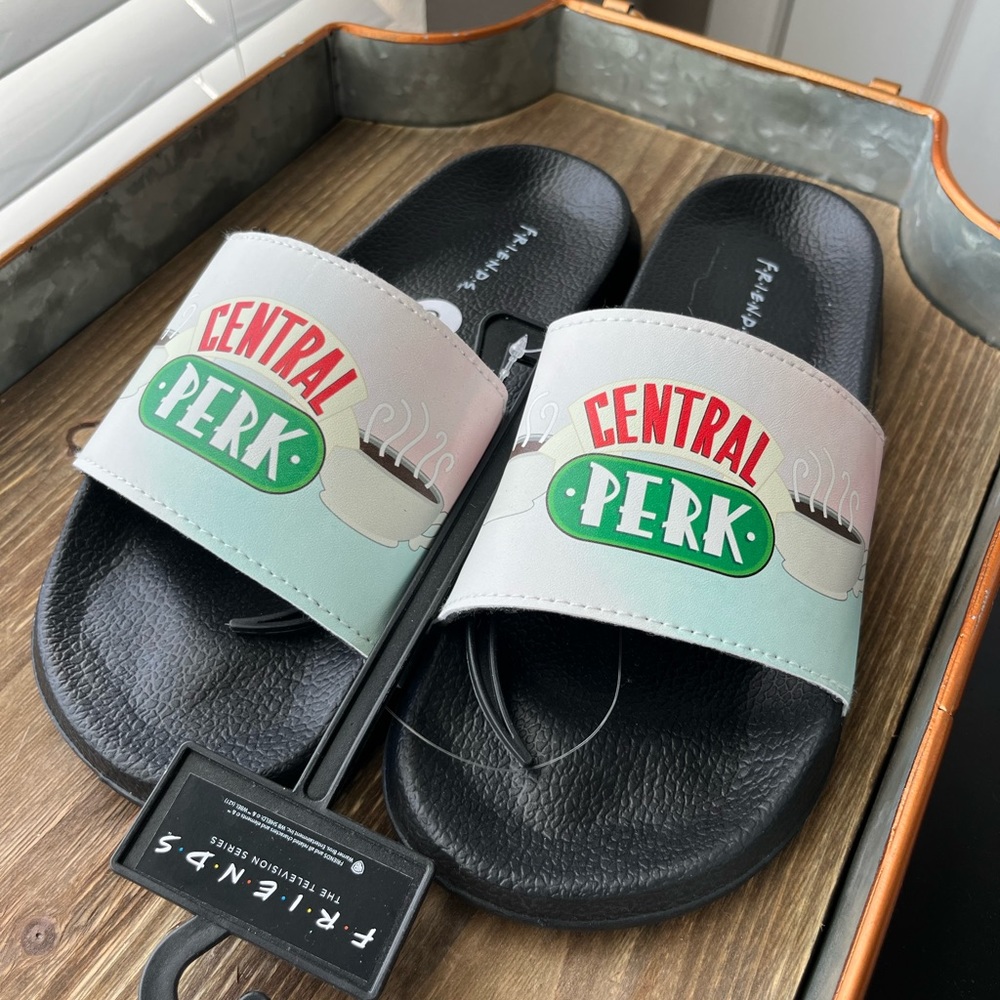 New Ground Up Friends Central Perk TV Series Black Slides NWT size 8